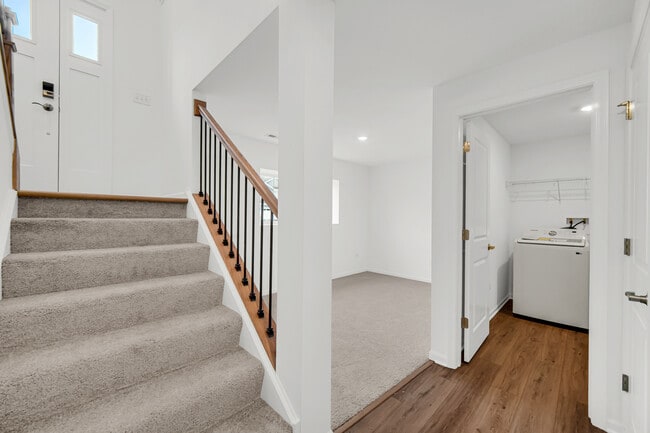 Building Photo - 25712 W Yorkshire Dr