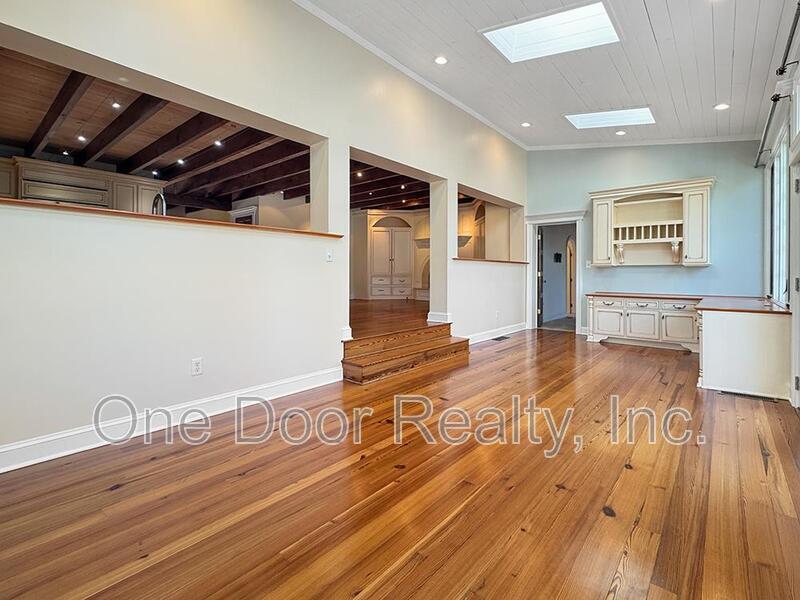 Building Photo - 109 Elizabeth Meriwether