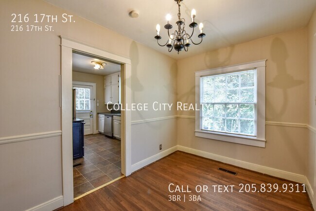 Building Photo - 216 17th St