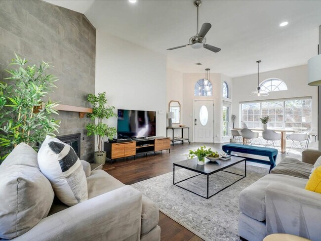 Building Photo - 4215 Voss Hills Pl