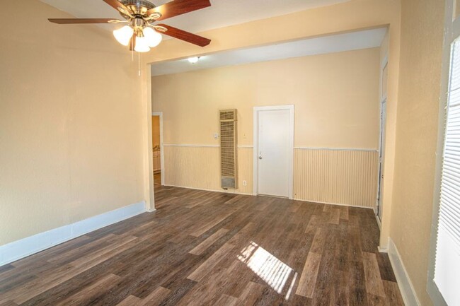 Building Photo - Beautiful 3BR/2Ba Home!