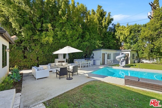 Building Photo - 13201 Bloomfield St