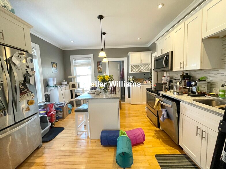 Primary Photo - 76 Parker Hill Ave