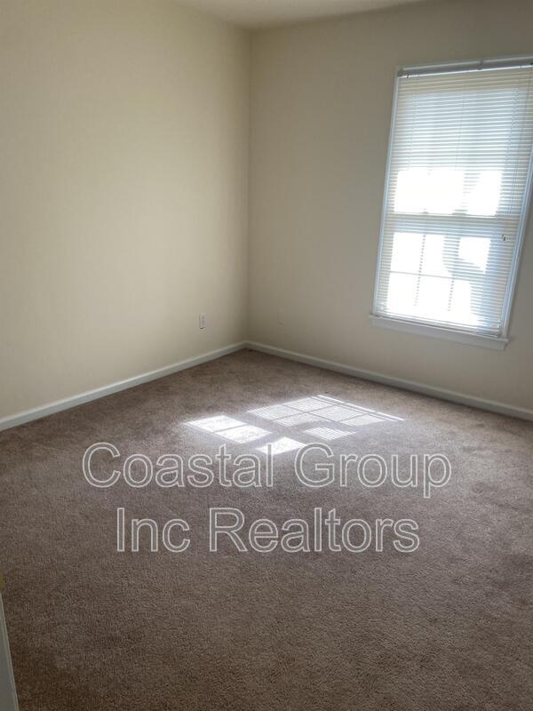 Building Photo - 1020 Colonial Meadows Way