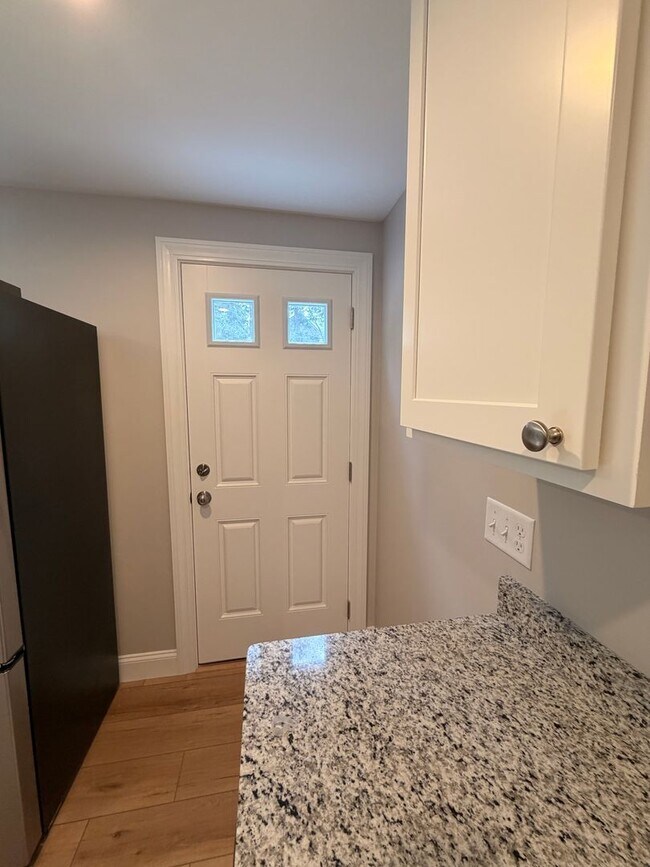 Building Photo - Brand New spacious Studio available in a great location.