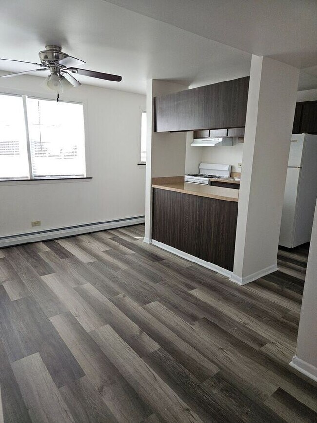 Building Photo - 5610 6th Ave