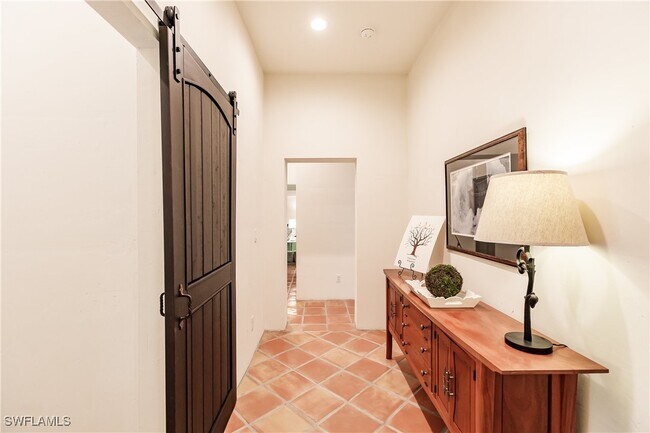 Building Photo - 1291 Caloosa Dr