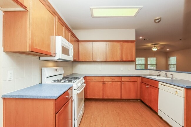 Building Photo - Beautiful one story home