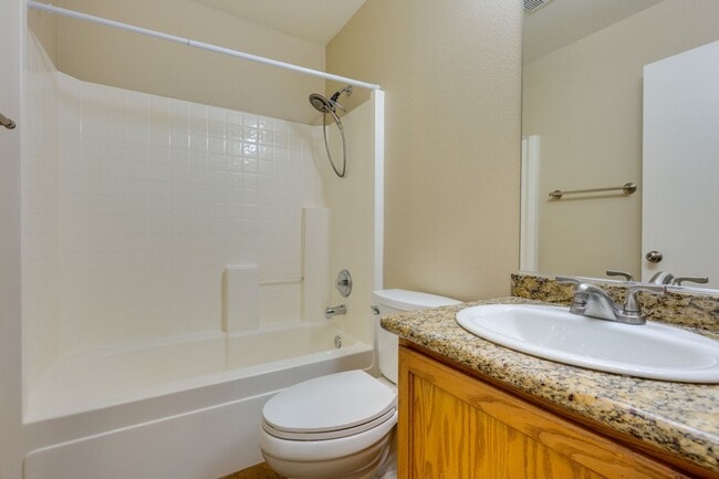 Building Photo - Single story 3 bedroom home in a lovely NW community