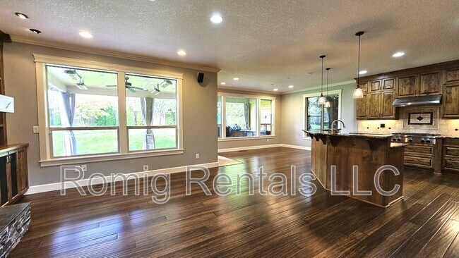Building Photo - 3855 NW 26th Ave