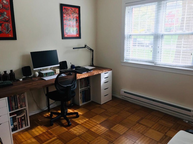 office - 3500 Valley Dr