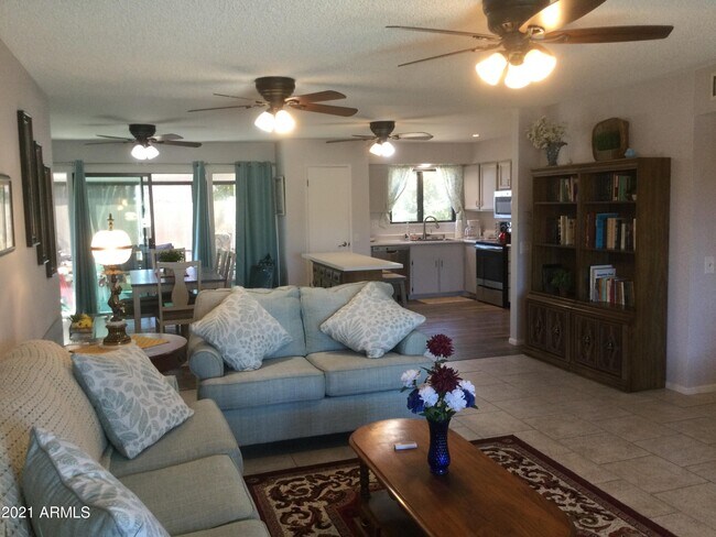 Building Photo - 20402 N Skylark Dr