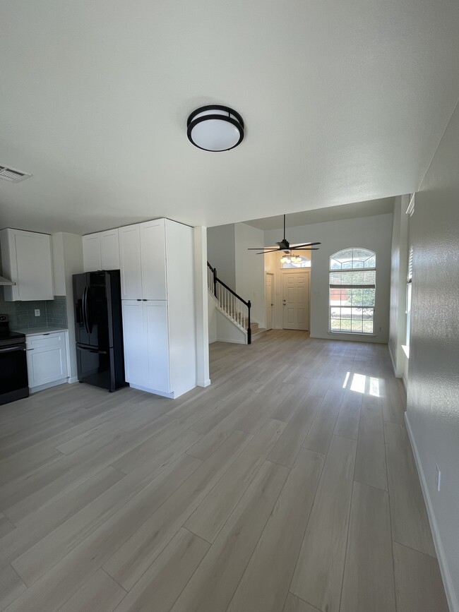 Dining area - 1016 Starlight Dr