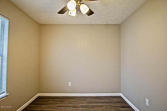 Building Photo - Charming 4-Bedroom Home in Panama City with 2 Full Bathrooms and 1325 Sq Ft."