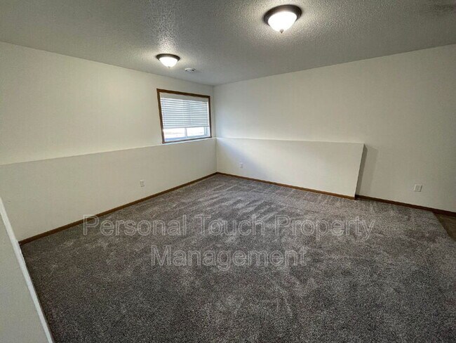 Building Photo - 2580 5th St W