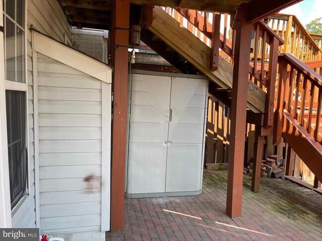 Building Photo - 11749 Batley Pl