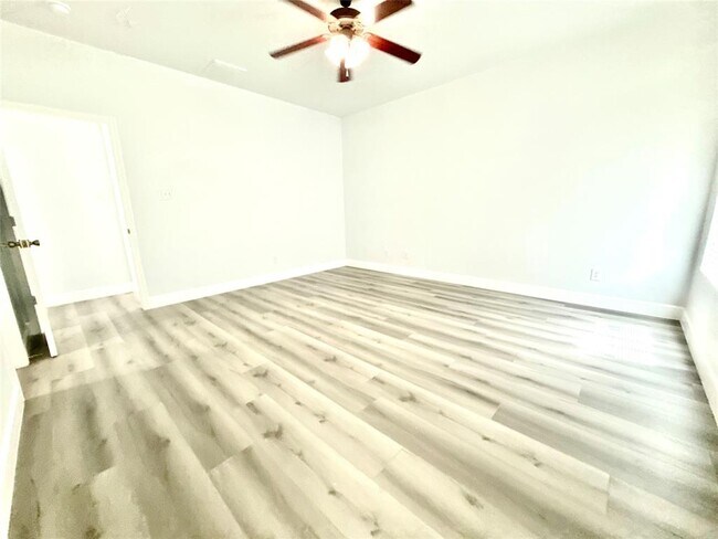 Building Photo - 1713 Bowerton Dr