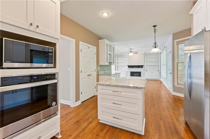 Building Photo - 7205 Fawn Lake Dr