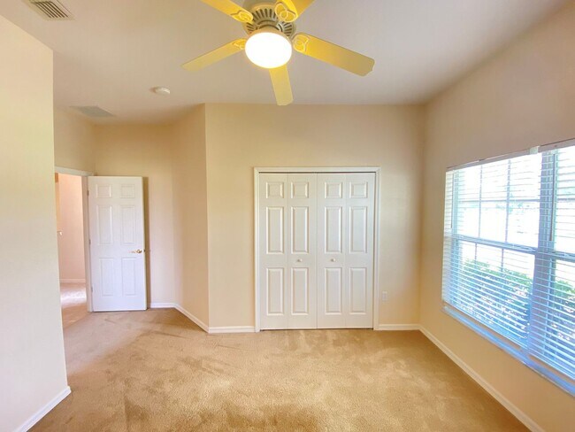 Building Photo - Amazing Solivita 2B/2B, open kitchen to fa...