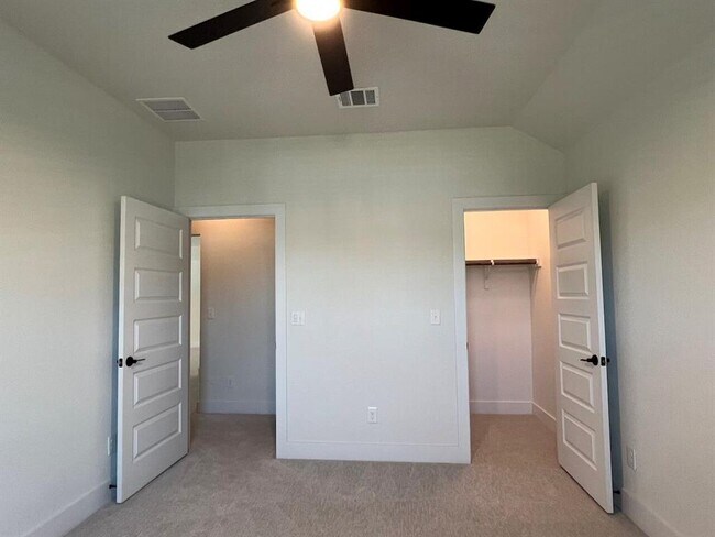 Building Photo - 2612 Brushwood Mdw