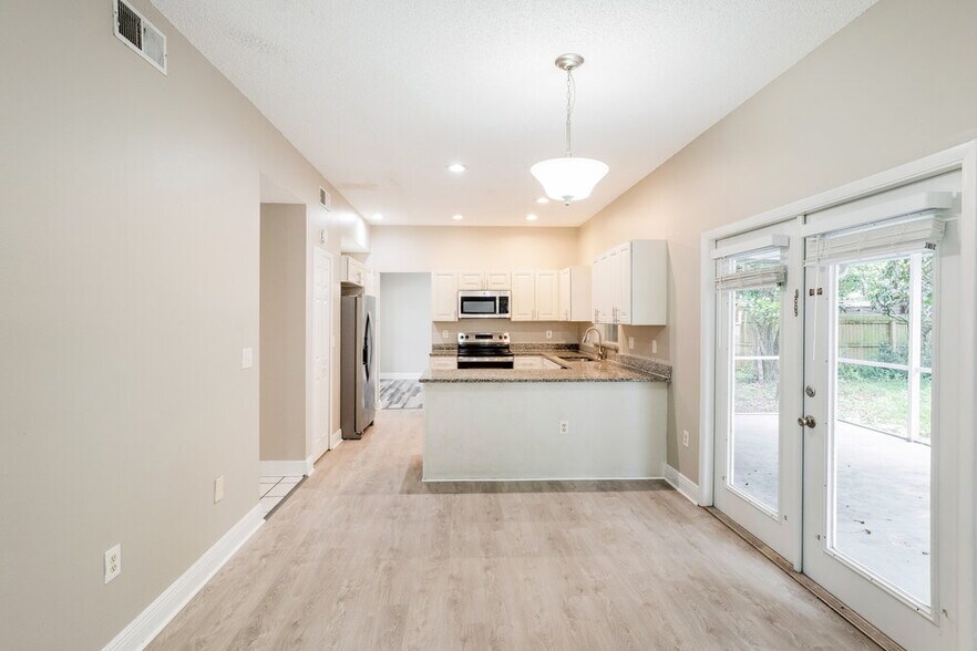 Building Photo - 1236 Foxforrest Cir