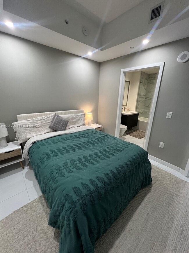 Building Photo - 851 NE 1st Ave