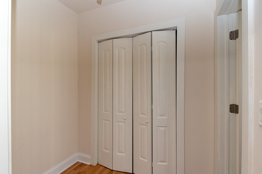 Building Photo - 618 W Patterson Ave