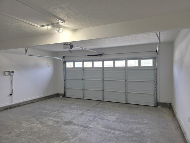 Building Photo - 1298 Elbron Dr