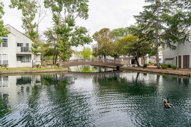 Building Photo - 541 Cutwater Ln