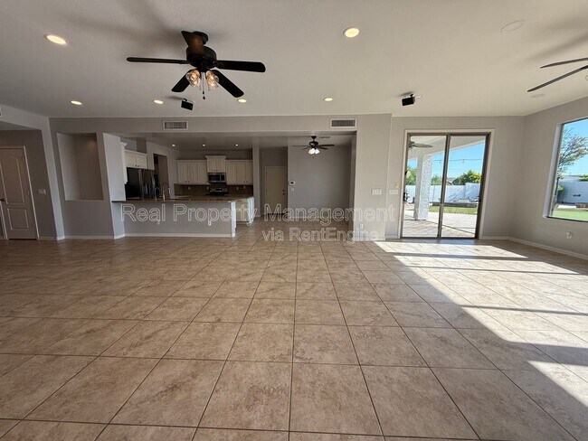 Building Photo - 4287 S Kimberlee Dr