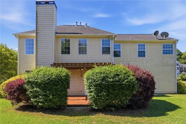 Building Photo - 1650 Huntcrest Way SW