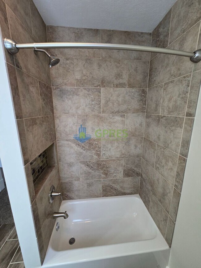 Building Photo - Newly renovated Beechview Home with Bonus Room walking distance to the T