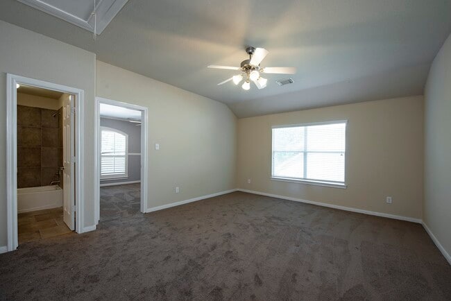 Building Photo - 46 N Planchard Cir