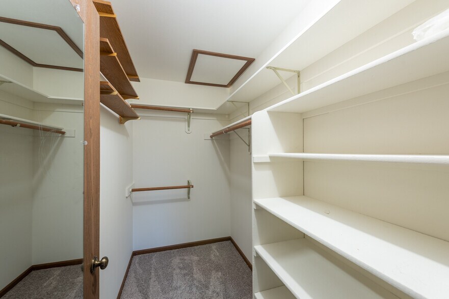 Building Photo - 6920 Mariner Dr