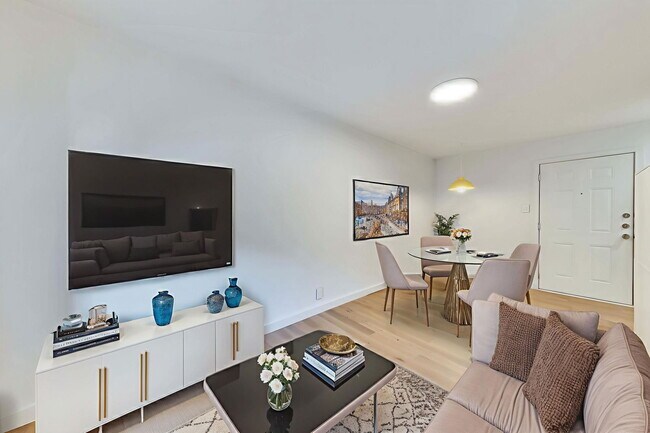 Building Photo - 2020 S Congress Ave