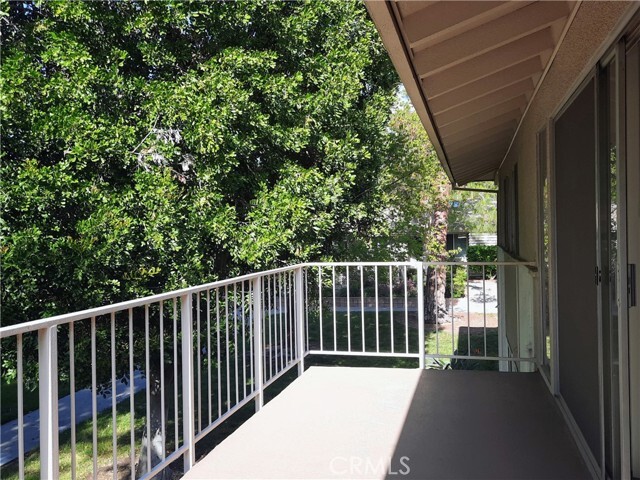 Building Photo - 548 Via Estrada