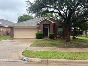 Building Photo - Where Comfort Meets Convenience in Marine Creek Ranch