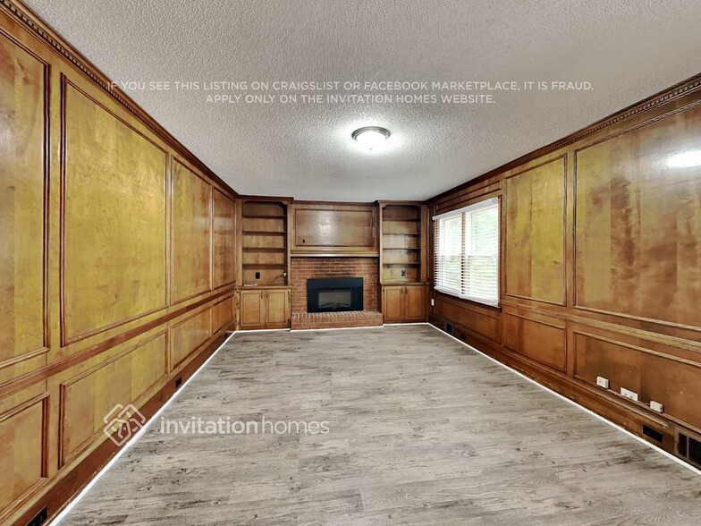 Building Photo - 1547 Golf Link Dr