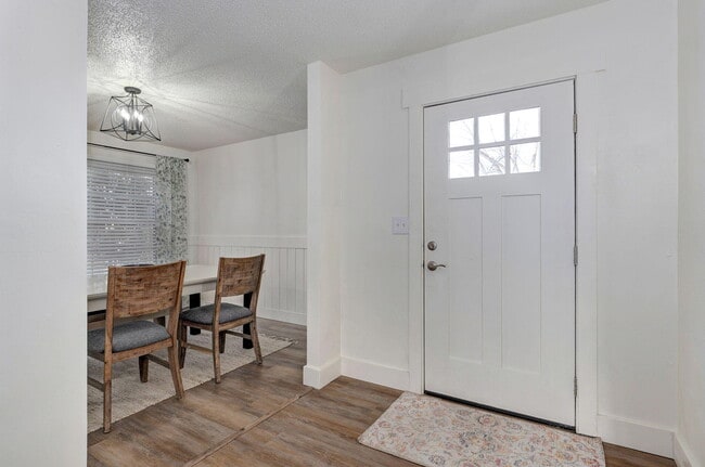 Building Photo - 4094 S Eaton Ave