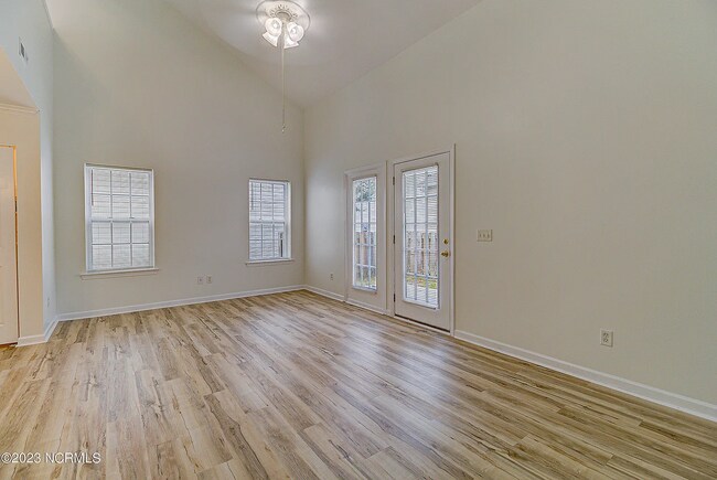 Building Photo - 517 Amberjack Drive