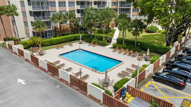 Building Photo - 10777 W Sample Rd