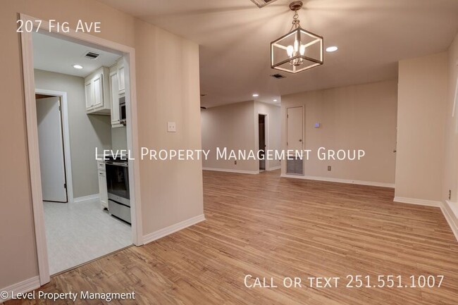 Building Photo - 207 Fig Ave