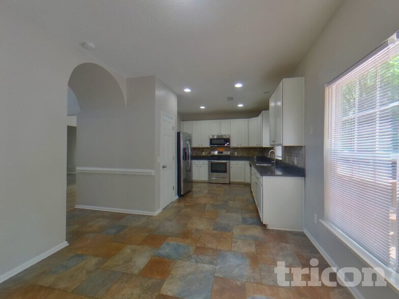 Building Photo - 175 Walmsley Pl