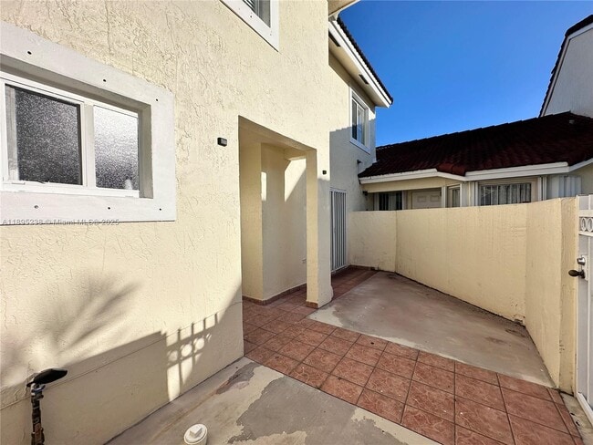 Building Photo - 3002 San Remo Cir