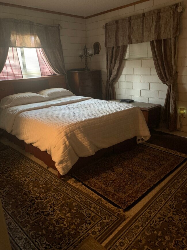 Building Photo - 32923 Tindall Ave