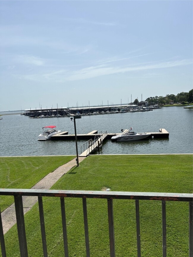Building Photo - 12600 Melville Dr