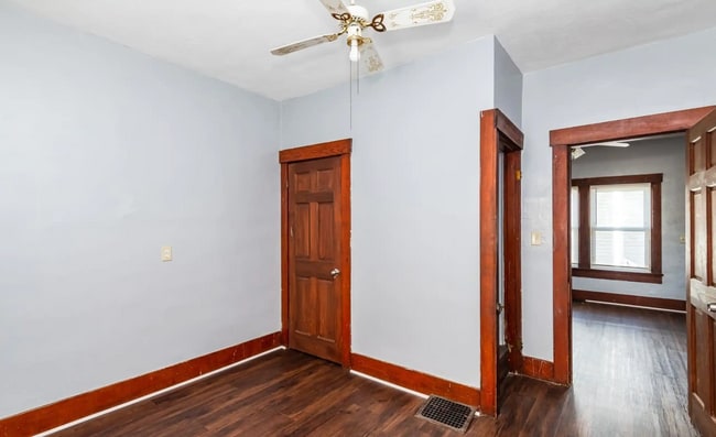 Building Photo - 44 S Harbine Ave