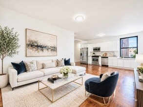 Building Photo - 607 W 137th St