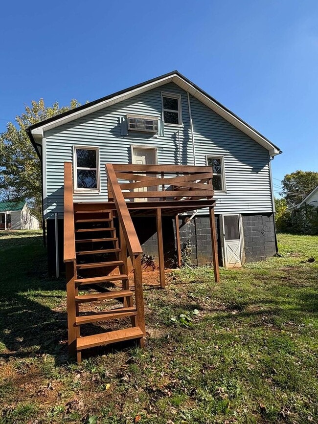 Building Photo - Modern & Move-In Ready with Basement