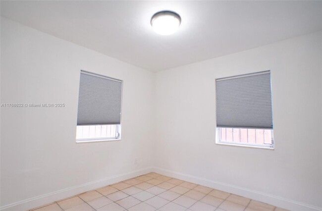 Building Photo - 7591 SW 28th Street Rd